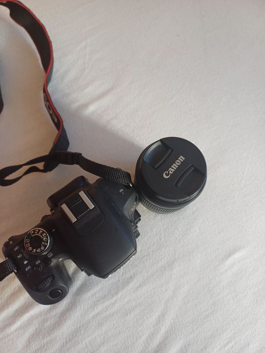 Canon 800D с обектив 18-55