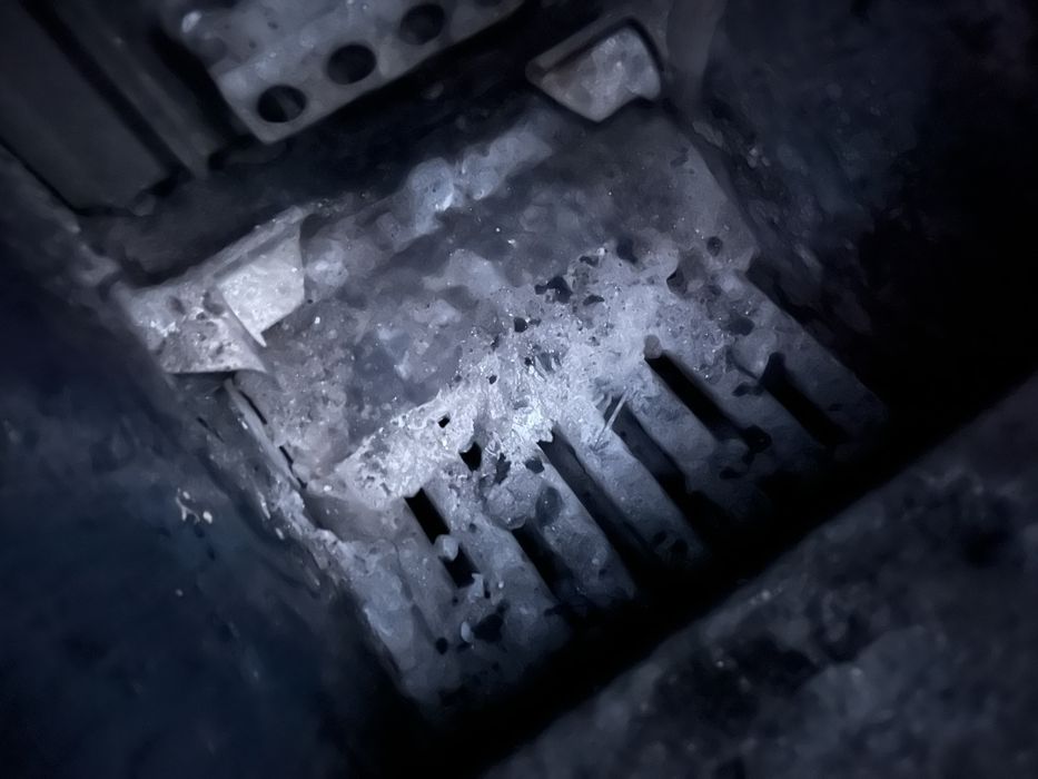 Vând centrală pe lemne