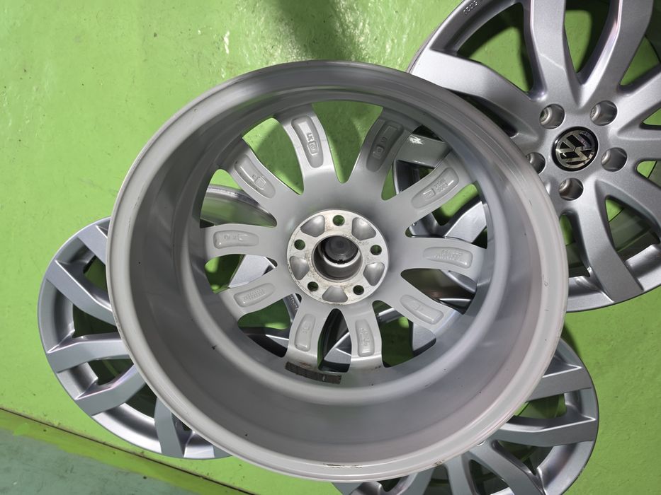 18 5x112 Vw Passat Touran Caddy Golf Skoda Audi 5х112