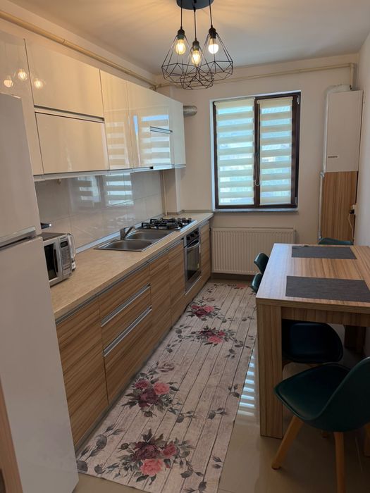Inchiriez apartament cu 2 camere, bloc nou, zona Trivale 3, loc de  parcare inclus
