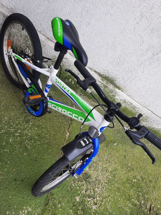 Vindem bicicleta copii și casca protectie