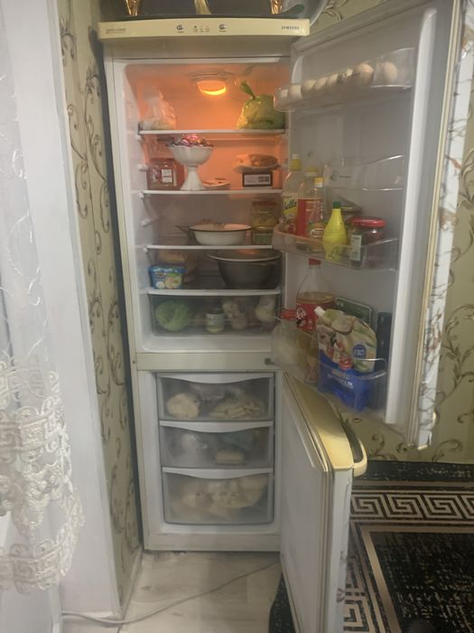 Продам холодильник