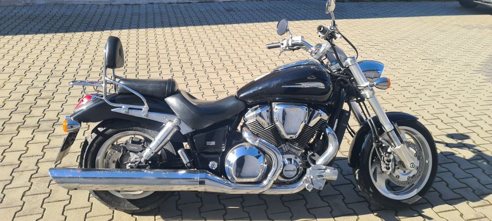 Honda vtx 1800 an fabricatie 2002