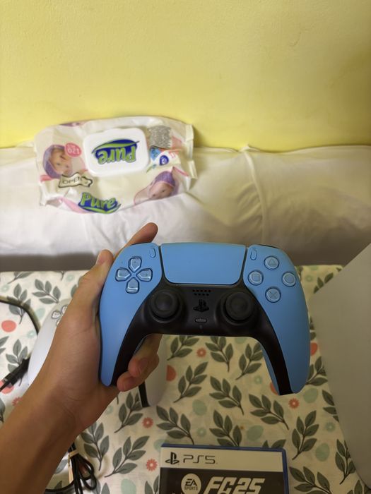 Se vinde ps5 2 manete statie de incarcat +factura si cutie
