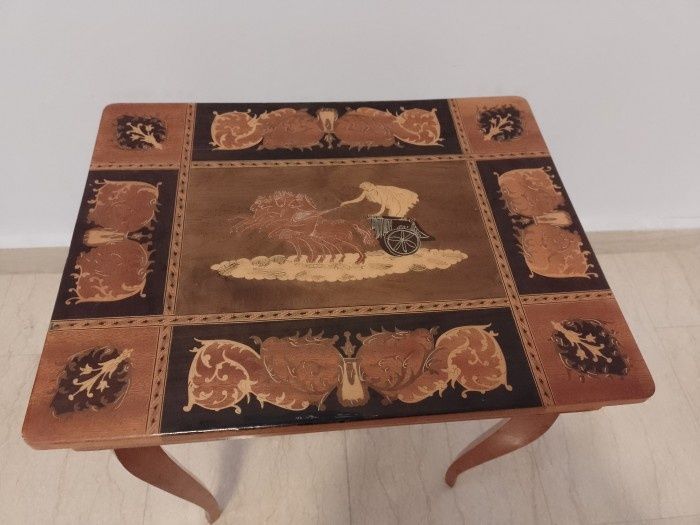 Măsuță muzicala antica vintage din lemn masiv intarsiată și caseta bij