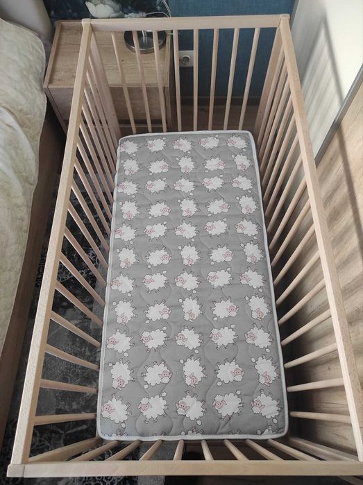 Бебешка кошара от естествено дърво