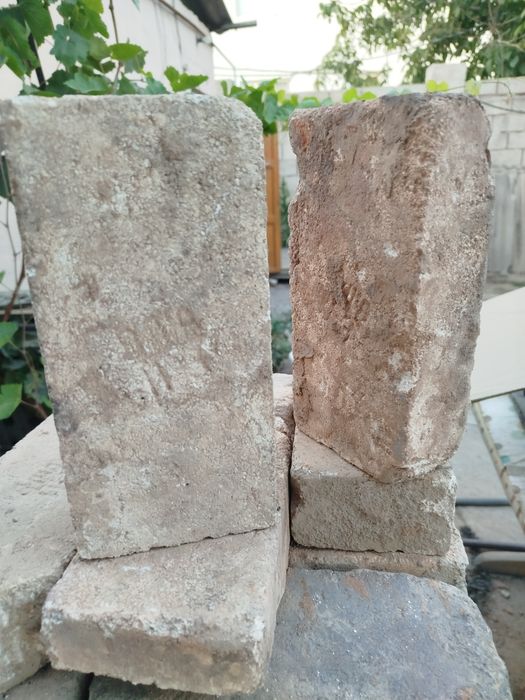 Кирпич огнеупорный.