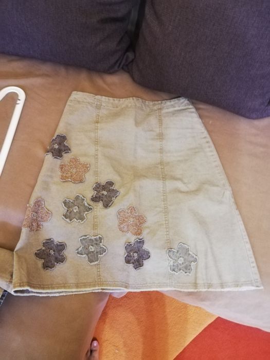 Vând costum fusta+sacou mărime 40