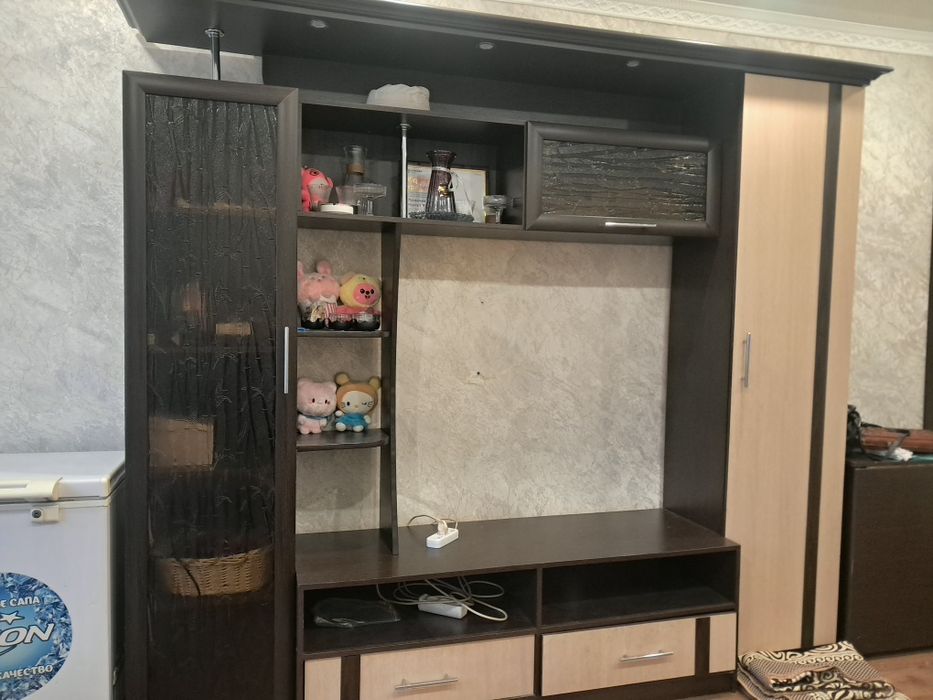 Продам стенку горку в отличном состояний