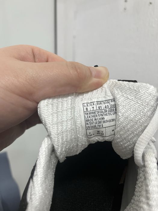 Новые кроссовки skechers