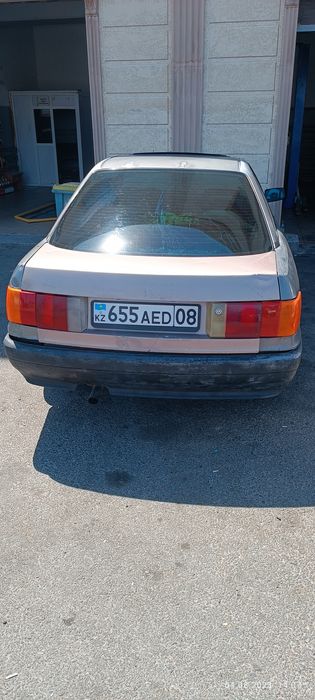 Автомобиль в3 Ауди