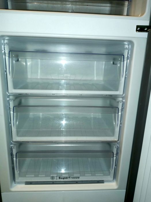 Продам холодильник indesit