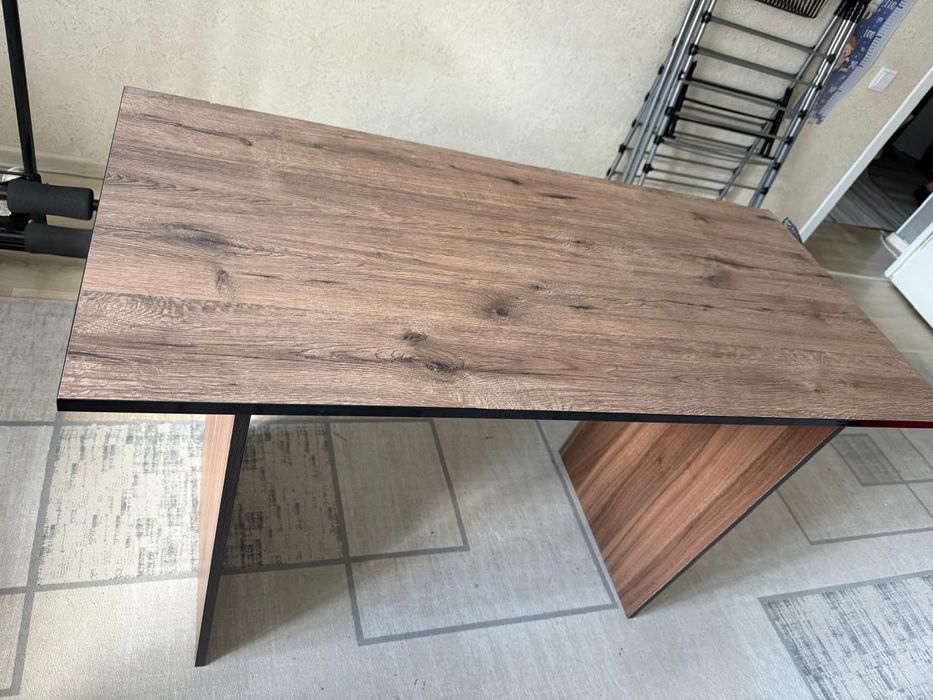 Стол компьютерный