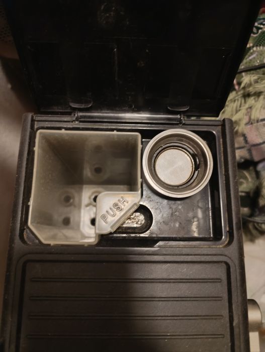 Продам кофе машину Delonghi