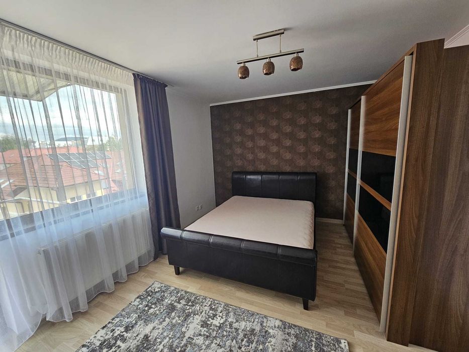 închiriez apartament 3 camere, ultracentral str. Zimbrului nr. 7