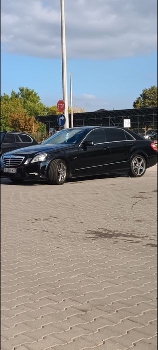 Продавам Мерцедес Е350 AMG спорт пакет