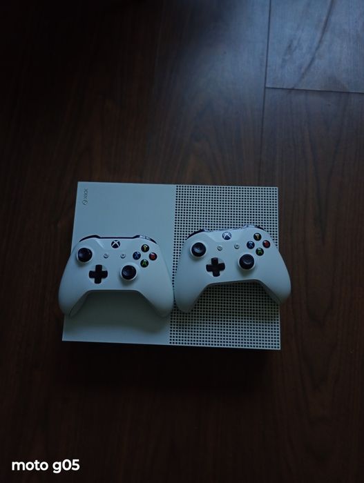 Se vinde Xbox one s