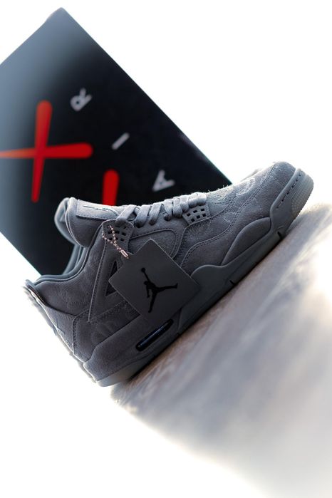 Jordan 4 retro Kaws