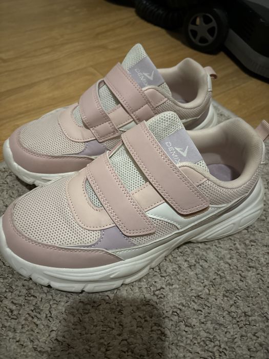 Кроссовки спортивные розовые