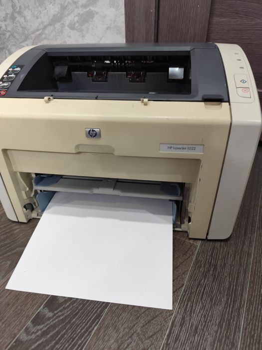 Продам принтер HP LaserJet 1022