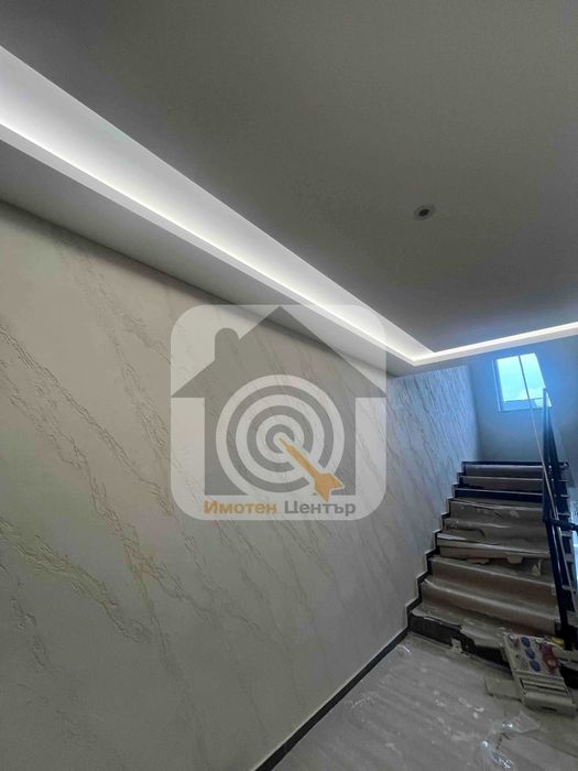 Тристаен апартамент в Малинова долина