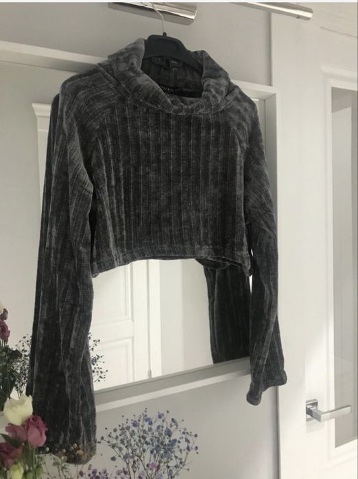 Кофта укороченая новая