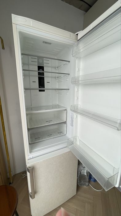 Холодильник Hotpoint Ariston