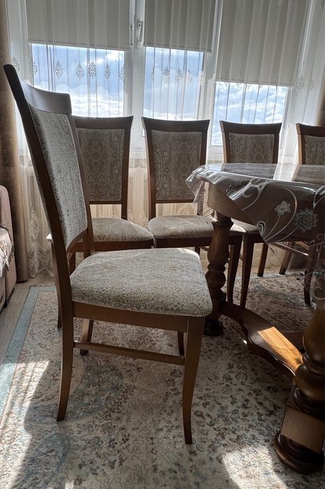 Продам стол с 10 стульями