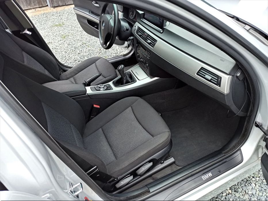 BMW E90 2.0 Benzină
