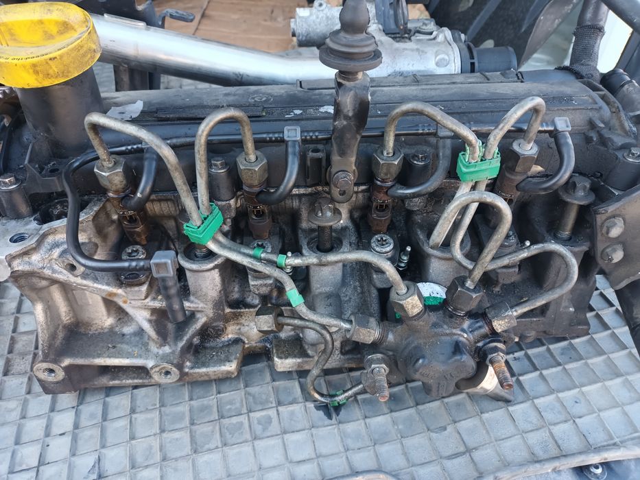 Dacia 1.5 dci 86 кс дюзи кутия глава