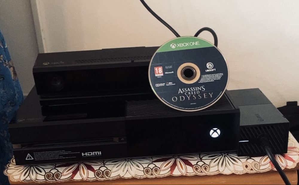 Consola Xbox One - Perfect Funcțională! + KINECT.