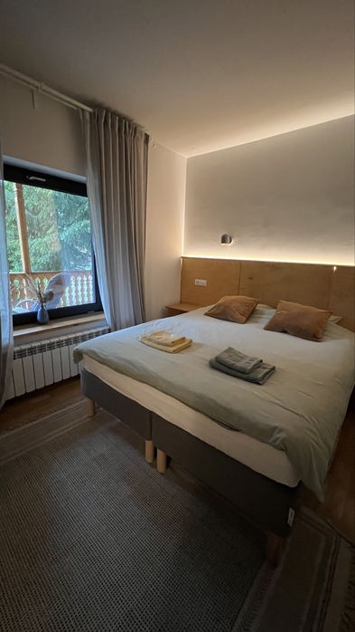 Cabana / Pensiune retrasa cu ciubar la munte Gura Teghii Varlaam Buzau 6 camere 4 bai 300mp 1800mp teren renovata integral