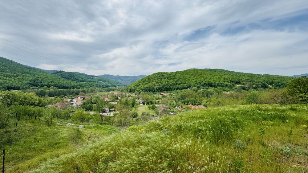 Teren 4300 mp intravilan Ampoita Panoramic - langa padure - apa+curent