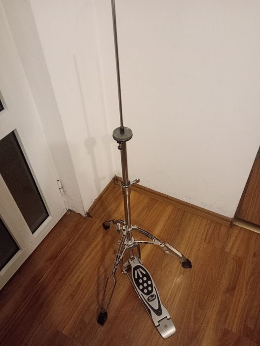 Продавам барабани,стойки,фус-машина  и педал за каса