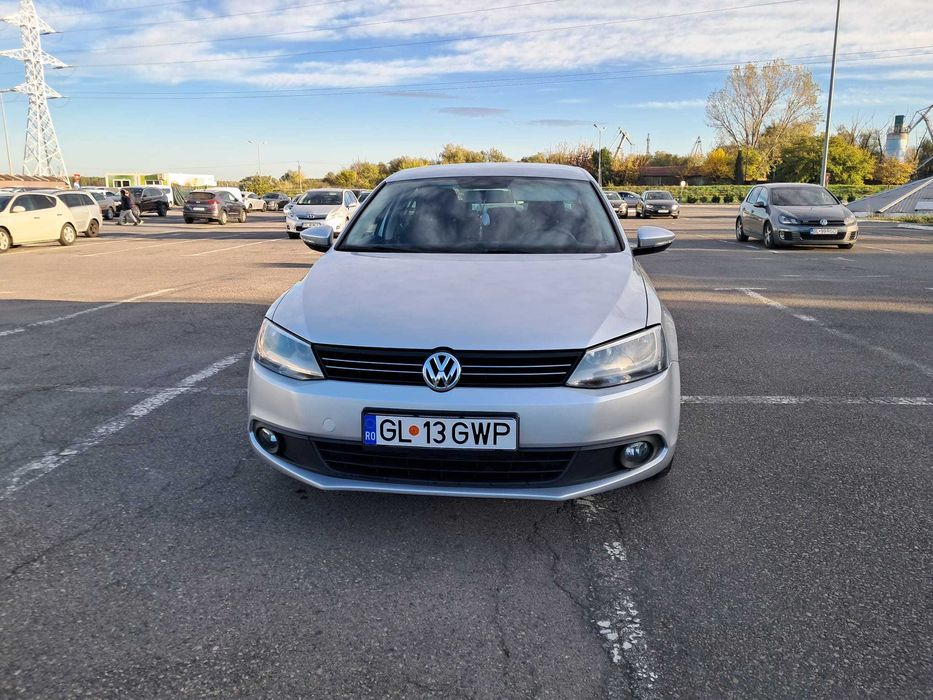 VOLKSWAGEN Jetta 2012 — imagine 3