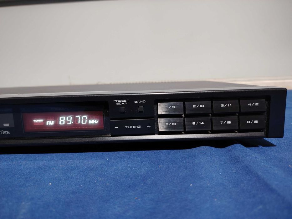 AKAI AT-A301 Quartz Synthesizer Tuner, tuner radio digital