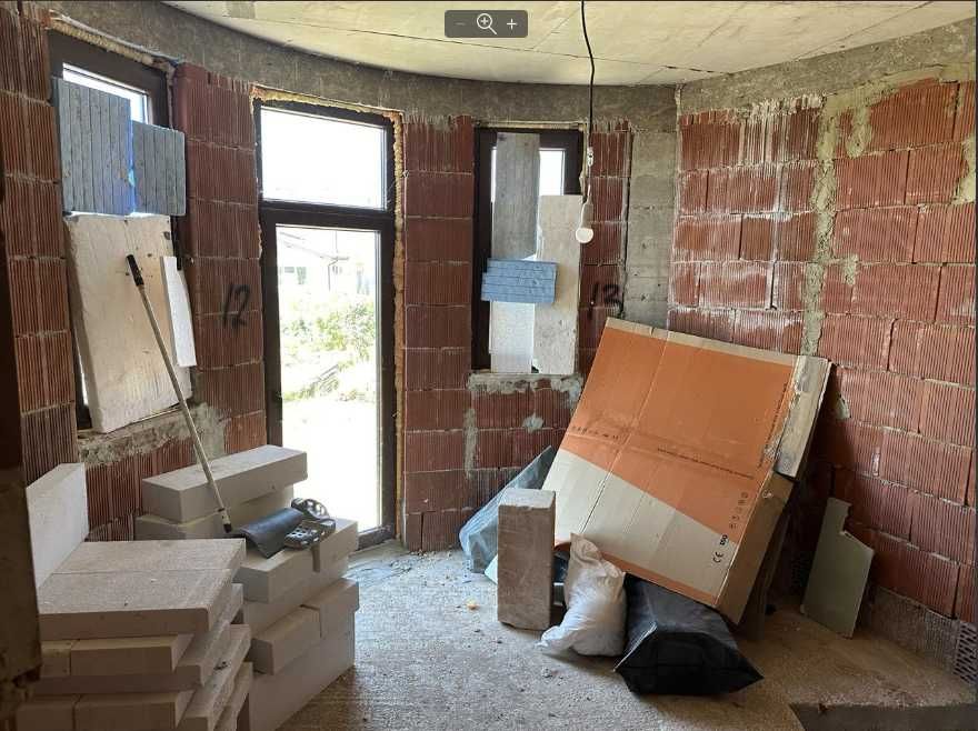 Продава се Къща в Варна, Център - 200 кв.м за 1365 €/кв.м - Снимка #4