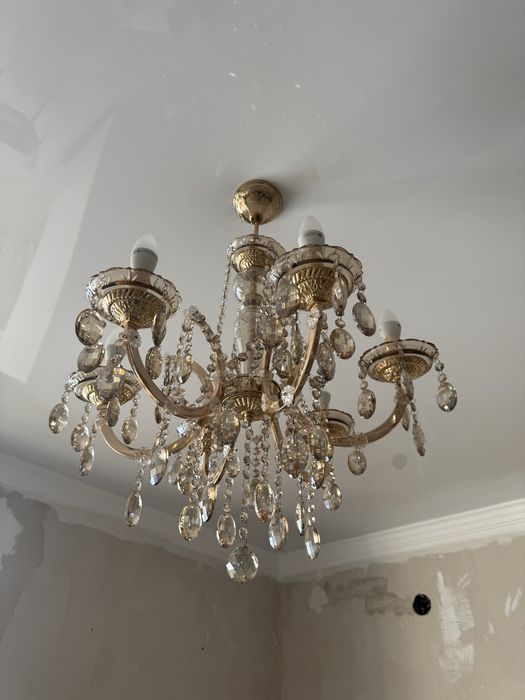 Продам 2 люстры