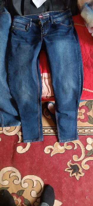 Продам джинсы мужские