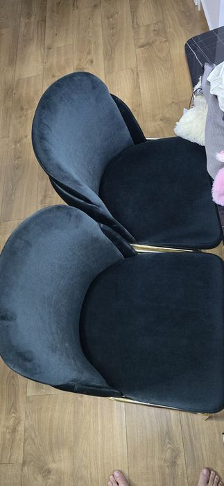 Vând coltar living aproape nou plus 4 scaune
