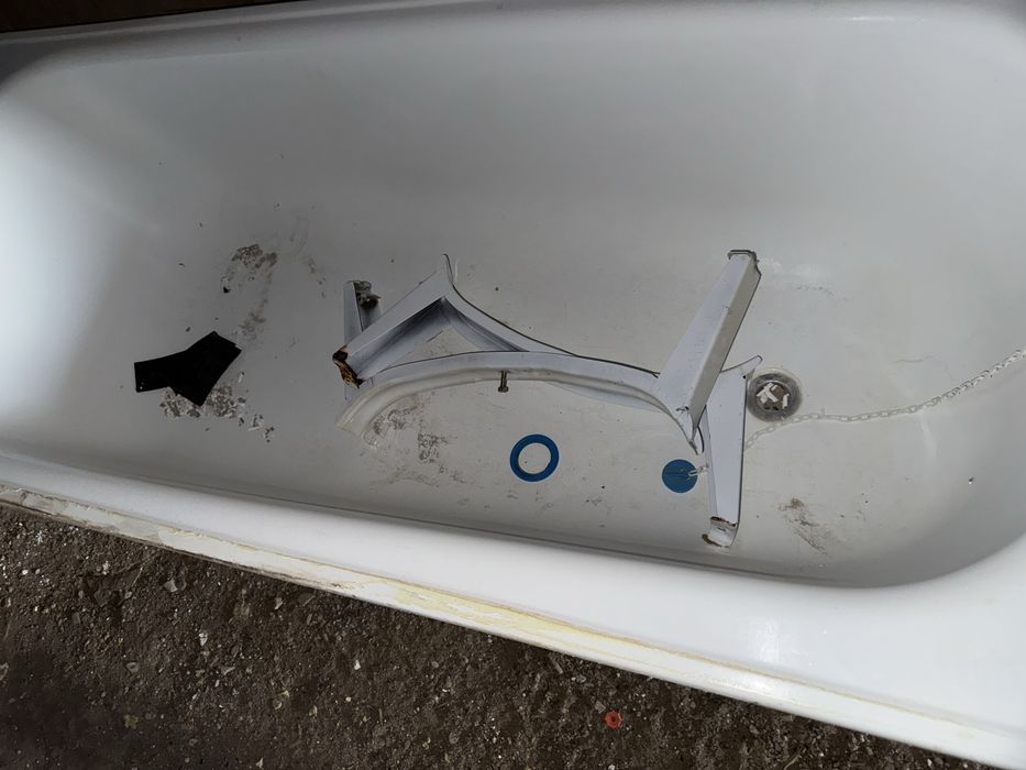 Продам ванну  глубокая широкая