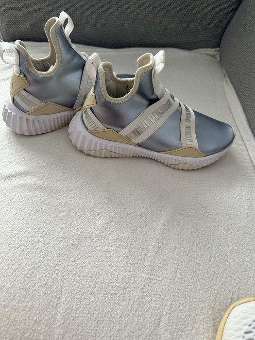 Adidasi Puma marimea 37