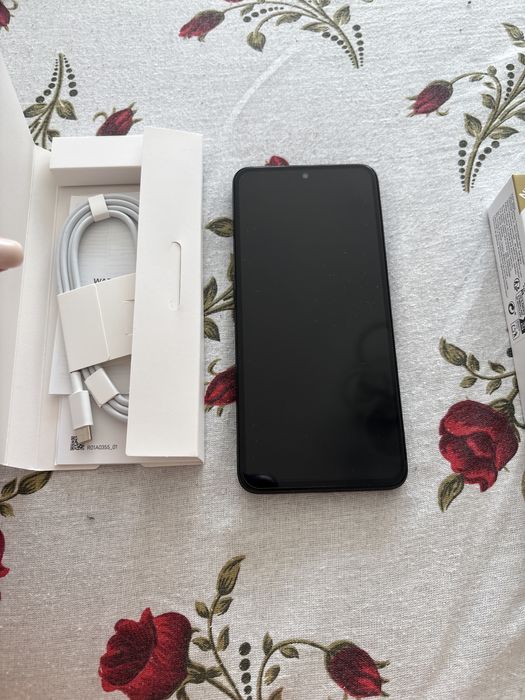 Vand telefon nou ,impecabil