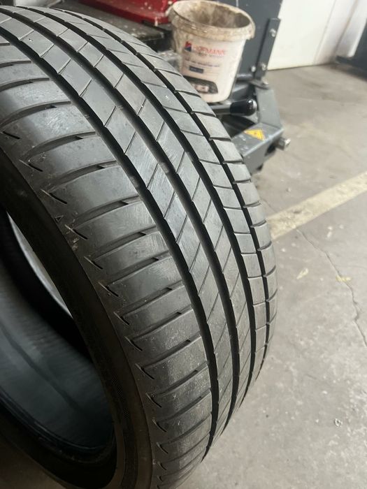 Anvelope Bridgestone vara 245/40R19