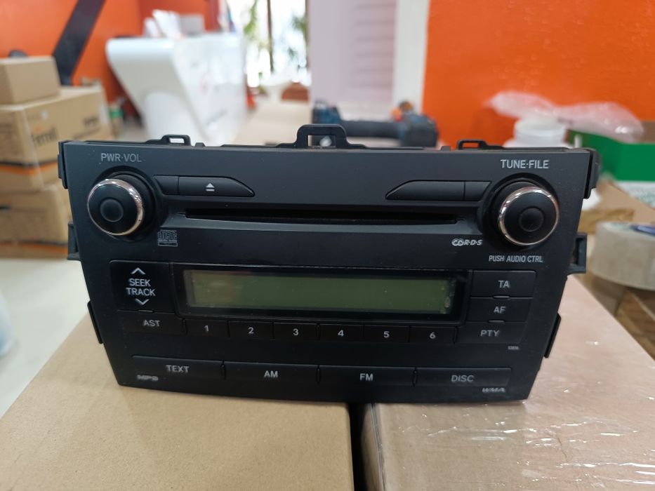 Продам магнитолу Тойота Каролла е150