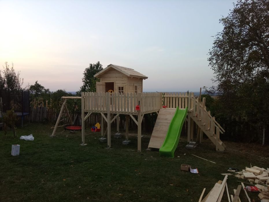 Căsuța pentru copii loc de joaca