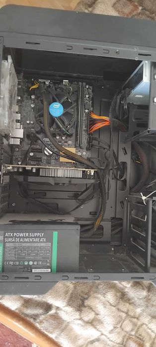 Vand pc in stare buna