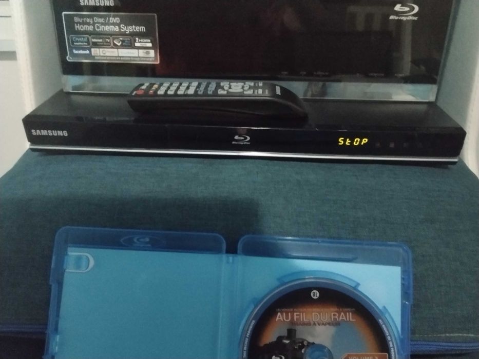 страхотен оригинален Блу Рей плеър на самсунг -перфектен