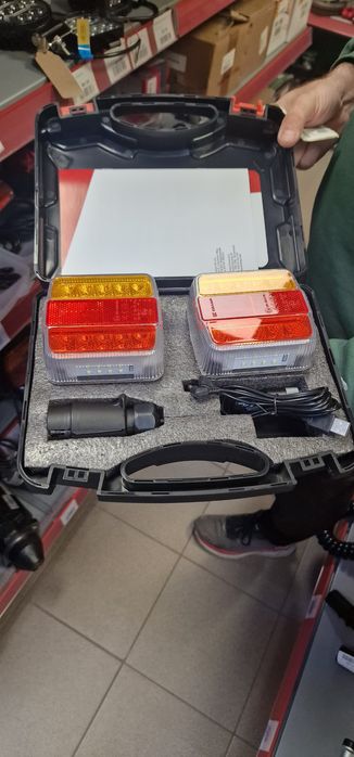 Set lampi remorca LED 12-24V cu magnet si control wireless pret 480 si