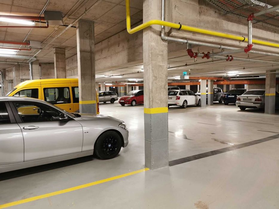 Давам под наем подземно паркомясто в Кръстова вада